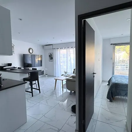 Apartamento T2 Climatise, Parking Prive, Proche - Fr-1-100-366