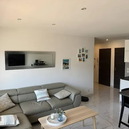 T2 Climatise, Parking Prive, Proche - Fr-1-100-366 Apartamento *